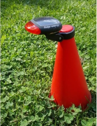 Lampe  de Signalisation feu rouge fixe ou clignotant à Energie Solaire 