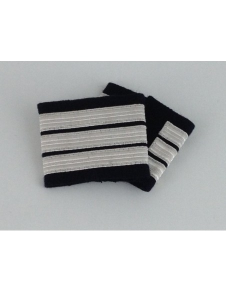 Epaulets CC - Cabin Crew Officer - 3 Silver Stripes - 10 mm Epaulets CC - Cabin Crew Officer - 3 Silver Stripes - 10 mm