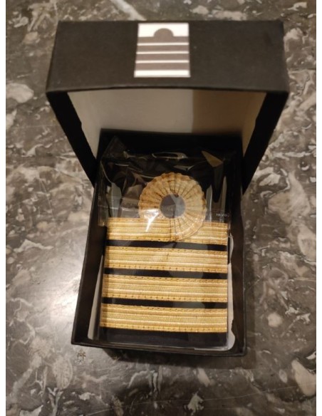 Luxury Epaulets 4 NELSON LOOP - Gold - Classic with velcro fastener In Presentation Box Luxury Epaulets 4 NELSON LOOP - Gold - Classic with velcro fastener In Presentation Box
