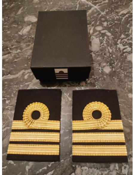 Luxury Epaulets 3 NELSON BUCKLE - Gold - Classic with velcro fastener In Presentation Box Luxury Epaulets 3 NELSON BUCKLE - Gold - Classic with velcro fastener In Presentation Box
